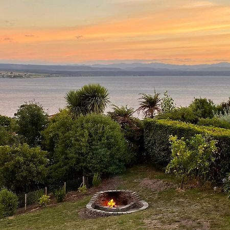 Acacia Bay Bach - Views, Spa & Serenity - Tauposee Exterior foto